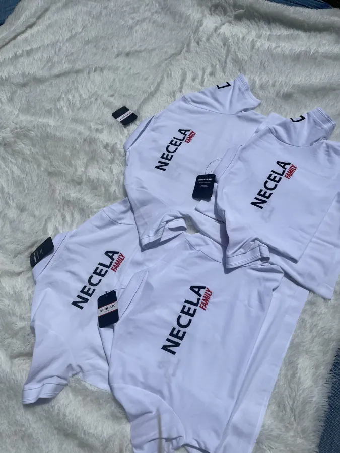 Firemné logo vyšité na textile