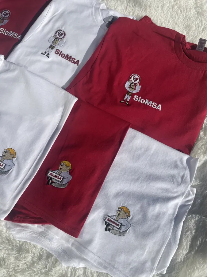 Firemné logo vyšité na textile
