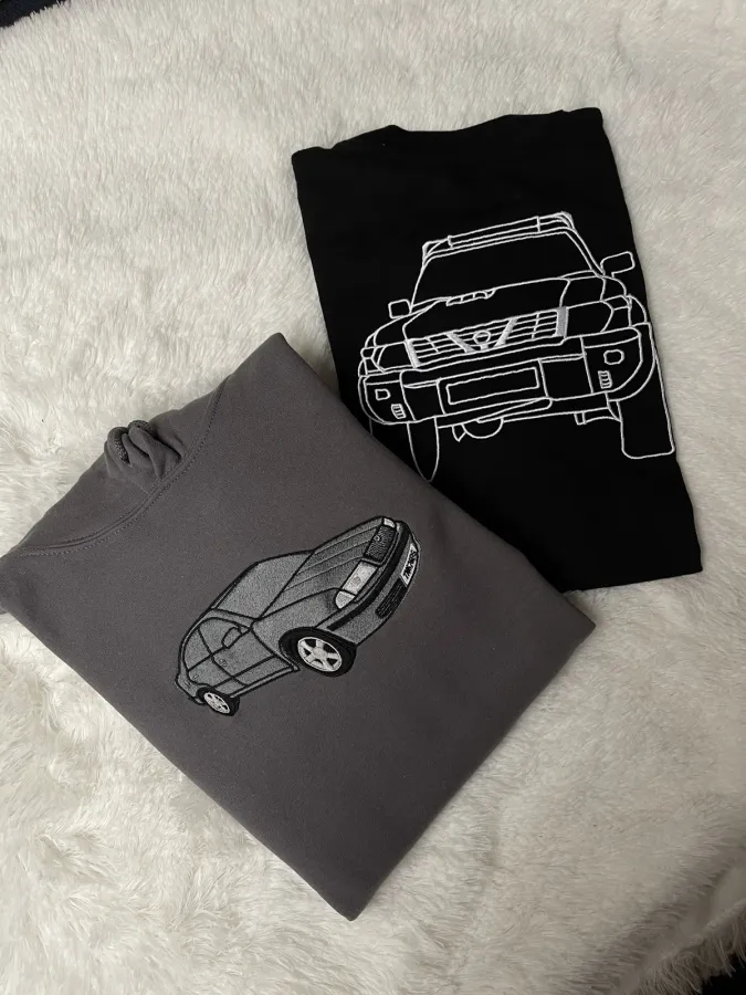Vyšívané auto na textile